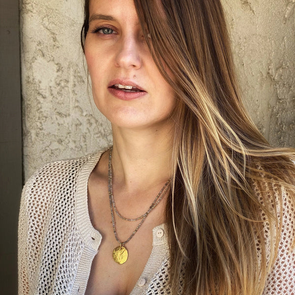 Dainty Labradorite Beaded Necklace – Hammered Gold Pendant, Minimalist Choker