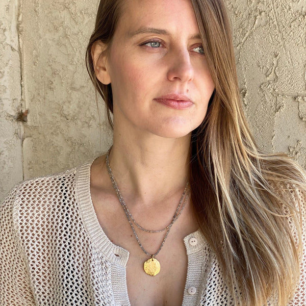 Dainty Labradorite Beaded Necklace – Hammered Gold Pendant, Minimalist Choker