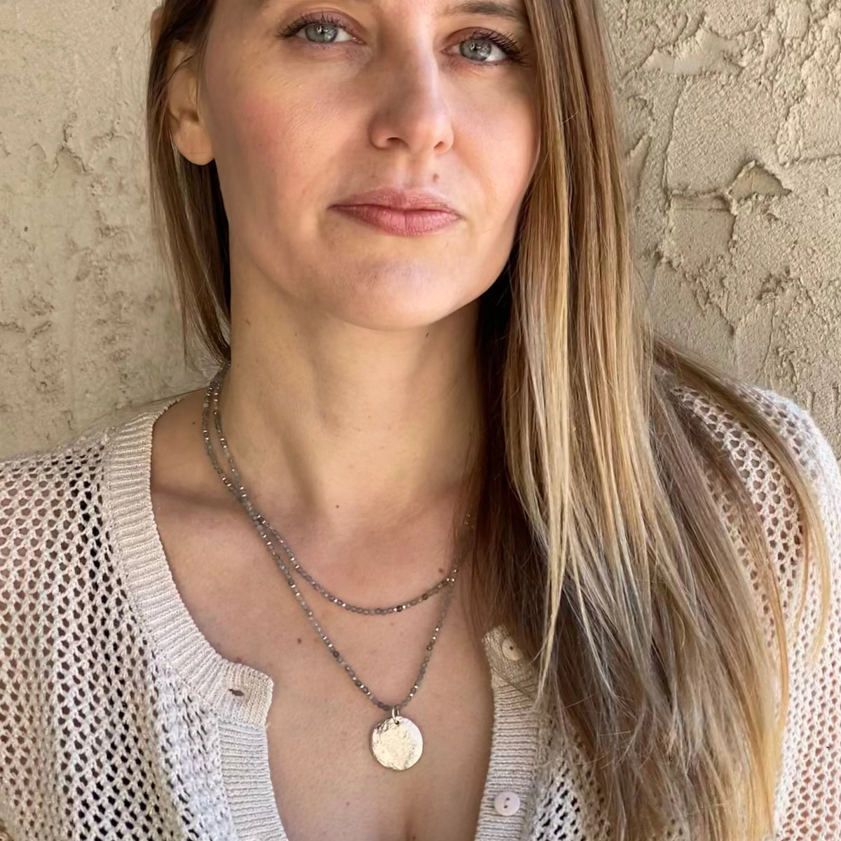 Dainty Labradorite Beaded Necklace – Hammered Gold Pendant, Minimalist Choker