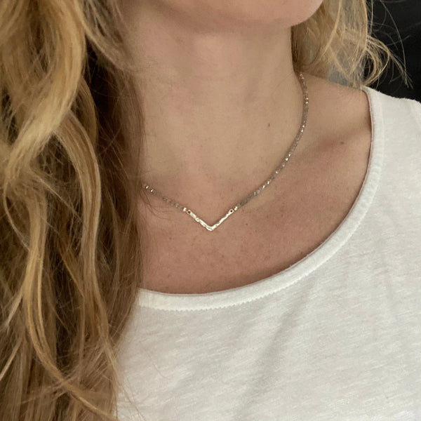 Sterling Silver Labradorite Chevron Necklace – Minimalist Beaded Jewelry